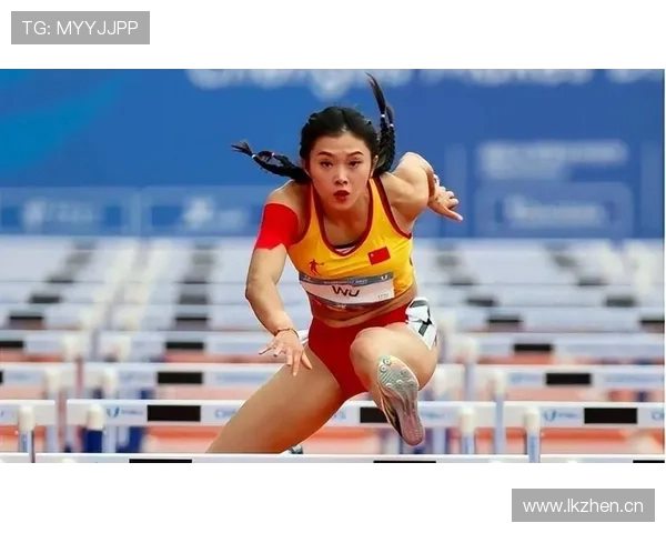 吴艳妮赛前喝冰美式像在拍时尚大片